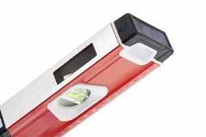 Уровень алюминиевый, магнит, фрезерованный, 3 глазка (1 зеркальный), двухкомпонентные рукоятки, 800 мм Matrix